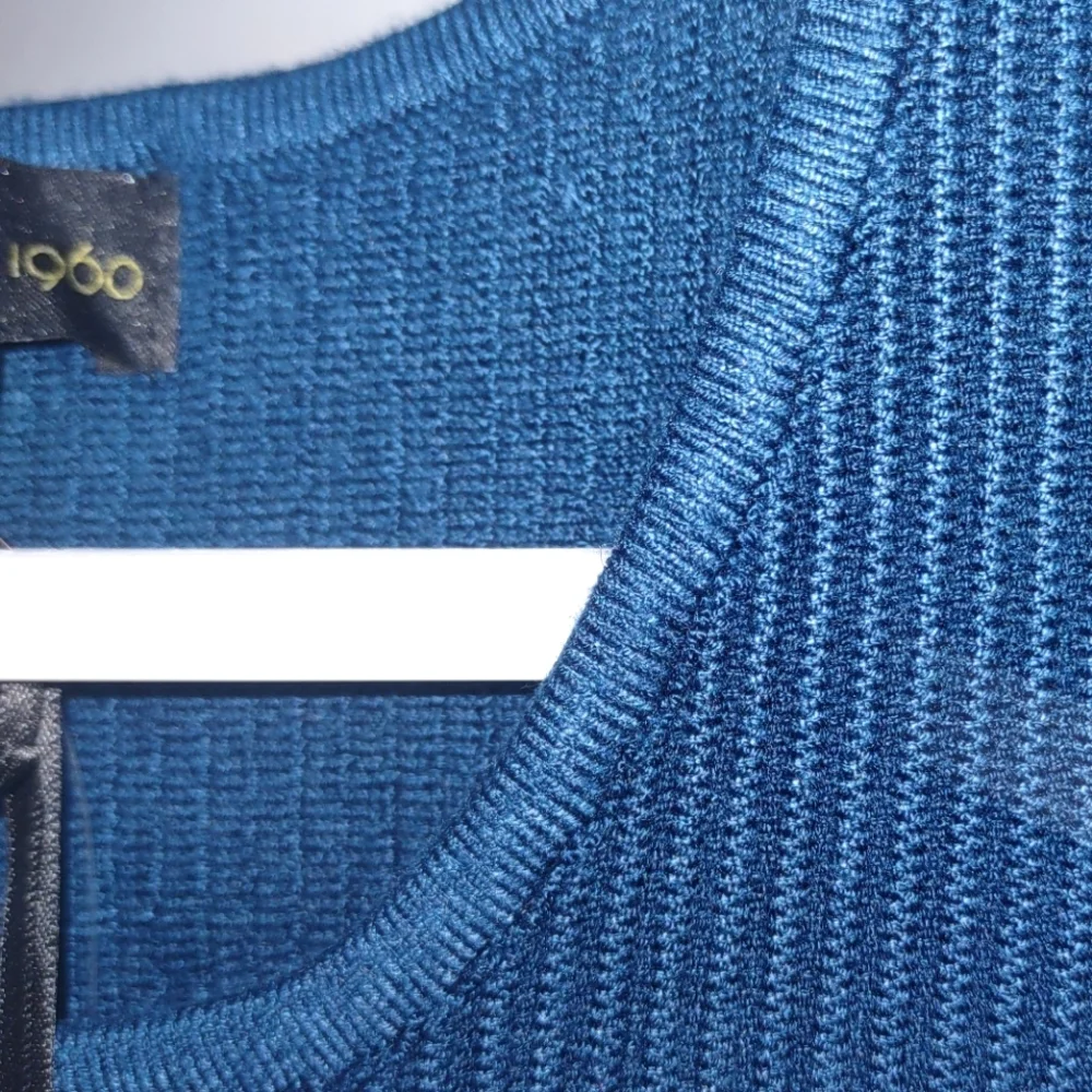 House of Harlow 1960 Crewneck Ribbed Knit Crop Top - Picture 5 of 8